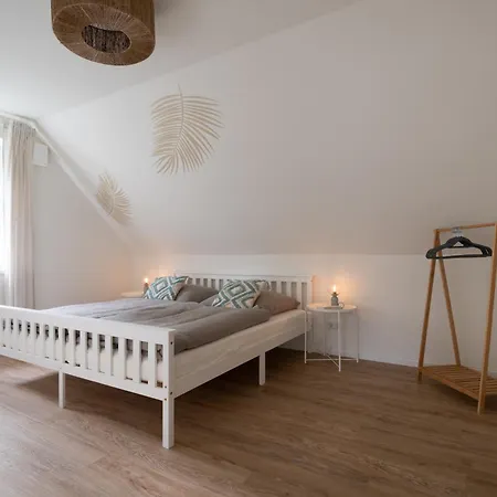 Kuestenbutze Im Beach-style 2 Bedrooms, 2 Baeder , Garten, Terrasse, Top-modern *