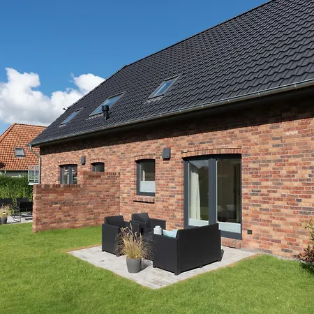 Kuestenbutze Im Beach-style 2 Bedrooms, 2 Baeder , Garten, Terrasse, Top-modern