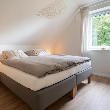 Kuestenbutze Im Beach-style 2 Bedrooms, 2 Baeder , Garten, Terrasse, Top-modern * Mildstedt