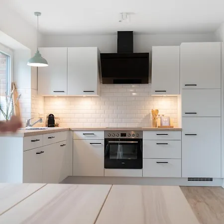 Kuestenbutze Im Beach-style 2 Bedrooms, 2 Baeder , Garten, Terrasse, Top-modern