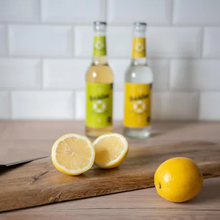 Kuestenbutze Im Beach-style 2 Bedrooms, 2 Baeder , Garten, Terrasse, Top-modern Lejlighed *